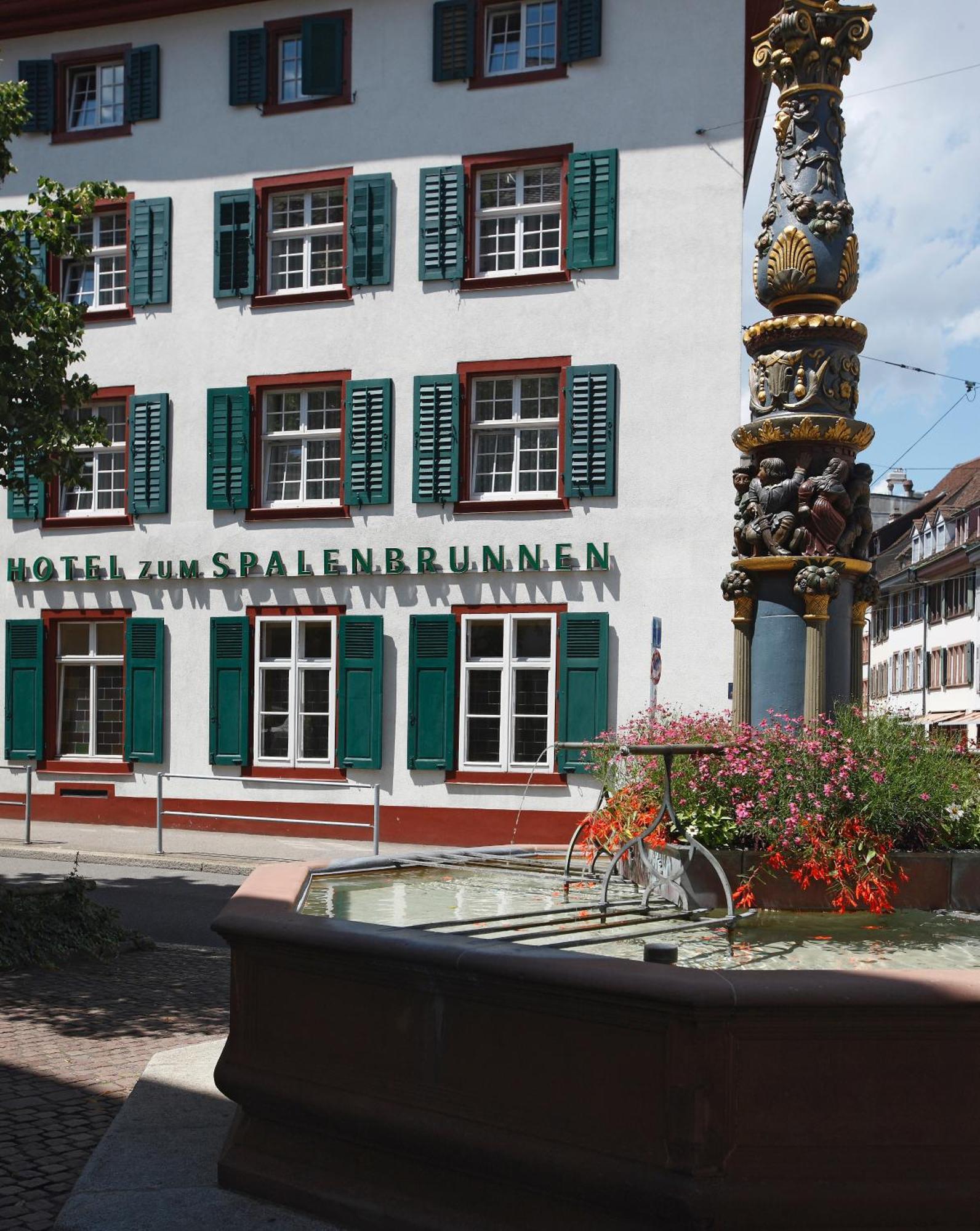 Spalenbrunnen & Restaurant Center Hotel Basilea